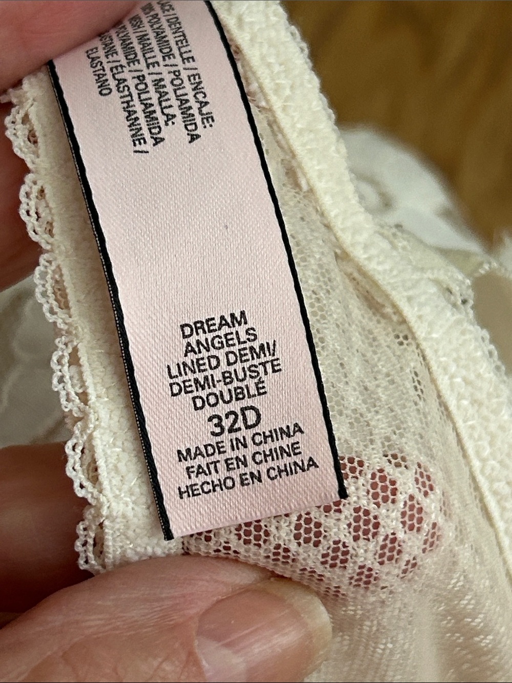 Victoria’s Secret Dream Angels Bra - Picture 8 of 8